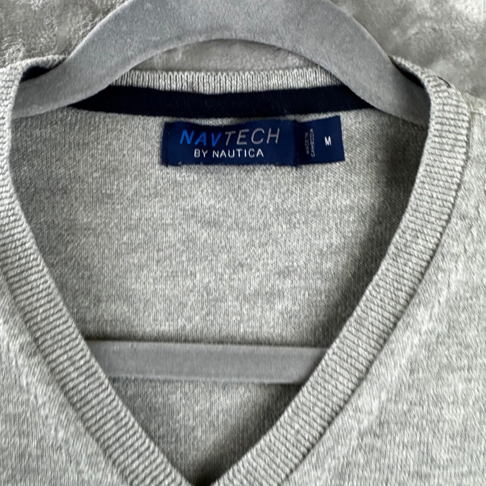 Nautica Navtech V-Neck Sweater Mens Medium Gray Long Sleeve Pullover (1723) - Picture 2 of 9